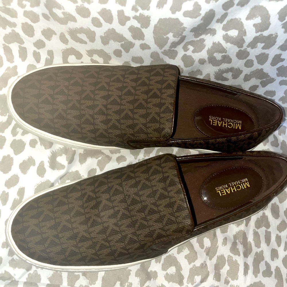 Michael Kors slip on shoes great condition sz.9.5 womens